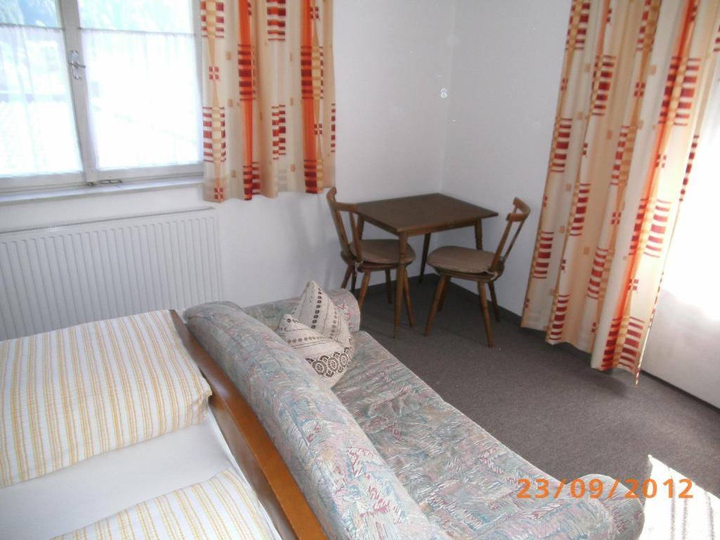 Hotel Garni Nill Schwendau Habitación foto